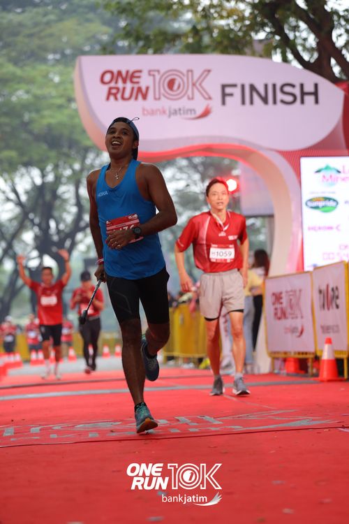Race photo from ONE RUN 10 K