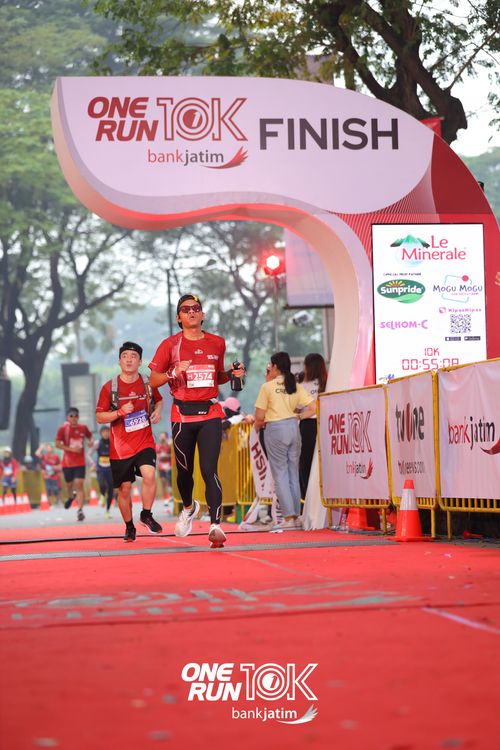 Race photo from ONE RUN 10 K