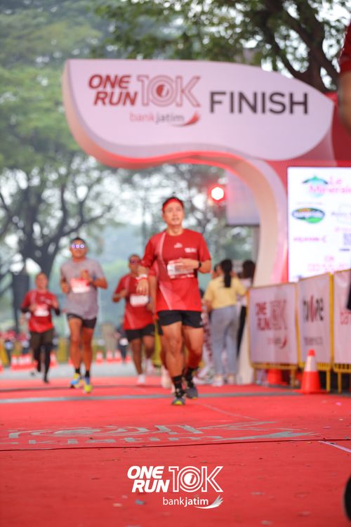 Race photo from ONE RUN 10 K