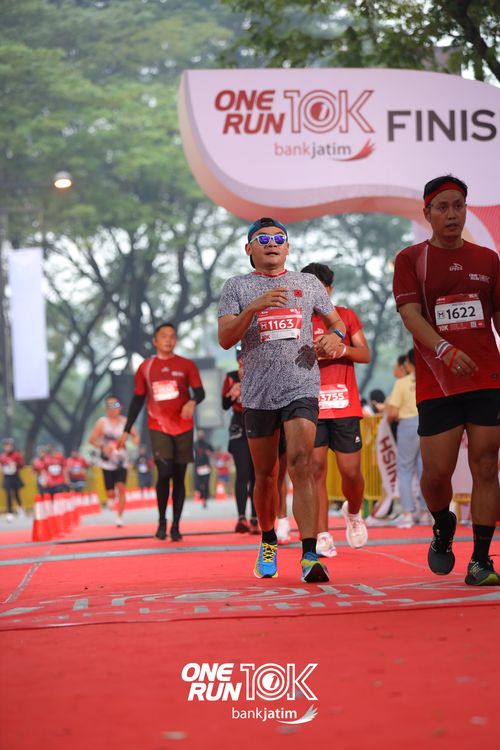 Race photo from ONE RUN 10 K