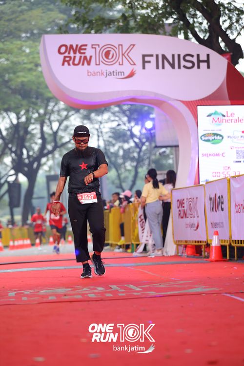 Race photo from ONE RUN 10 K
