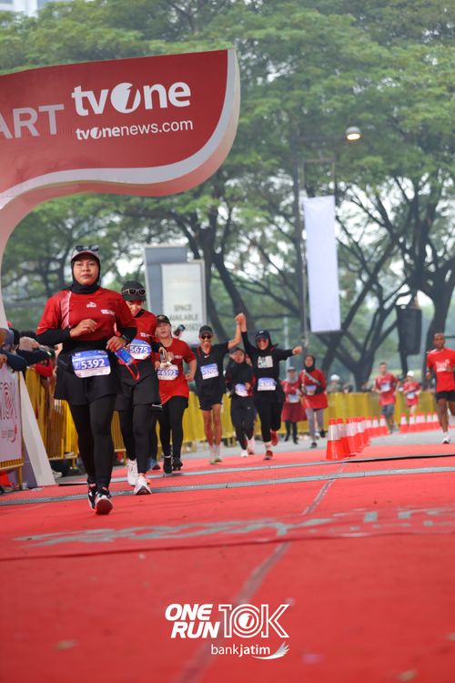 Race photo from ONE RUN 10 K