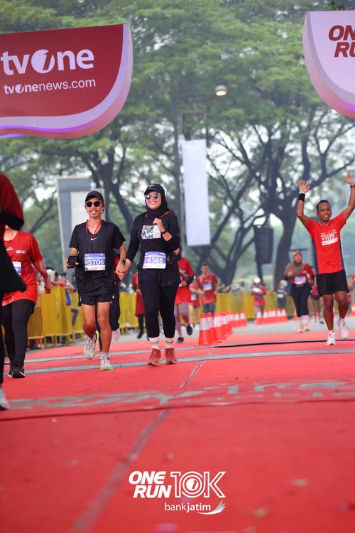 Race photo from ONE RUN 10 K