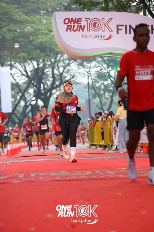 Race photo from ONE RUN 10 K
