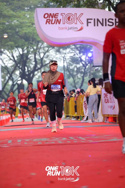 Race photo from ONE RUN 10 K