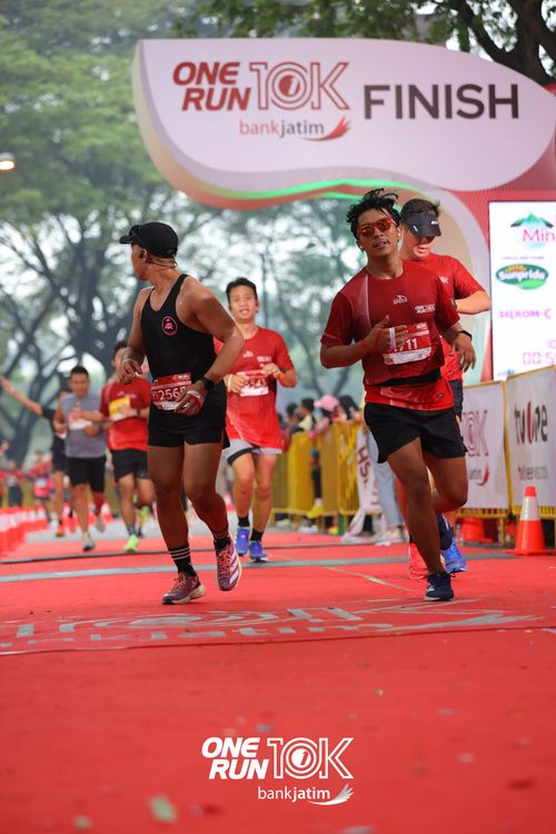 Race photo from ONE RUN 10 K