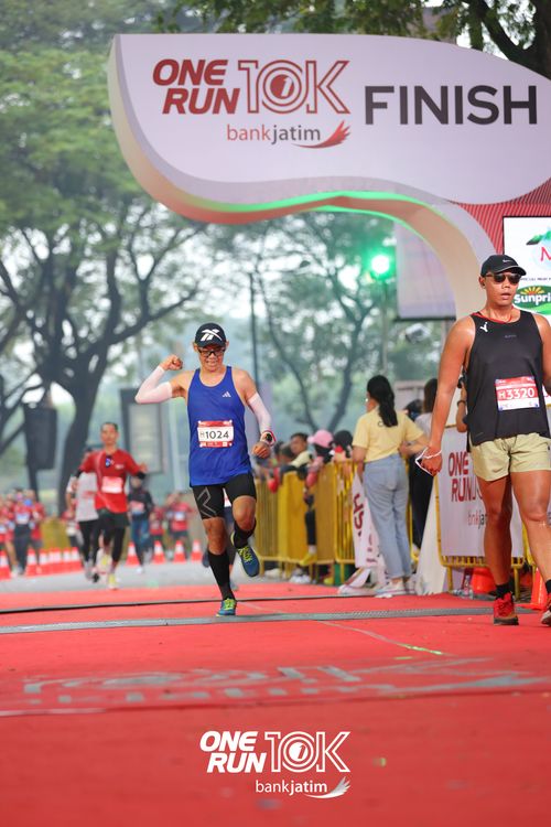 Race photo from ONE RUN 10 K