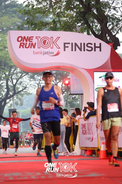 Race photo from ONE RUN 10 K