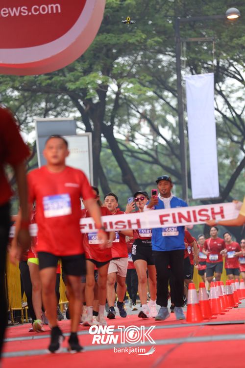 Race photo from ONE RUN 10 K