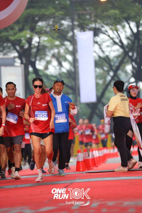Race photo from ONE RUN 10 K