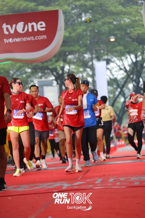 Race photo from ONE RUN 10 K