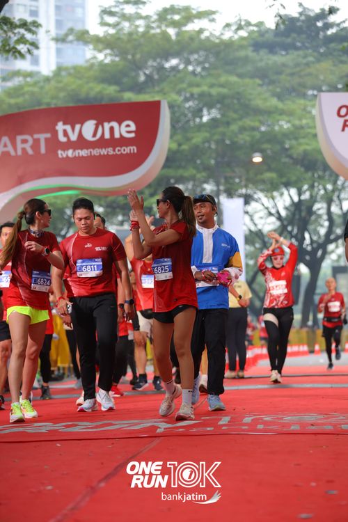 Race photo from ONE RUN 10 K