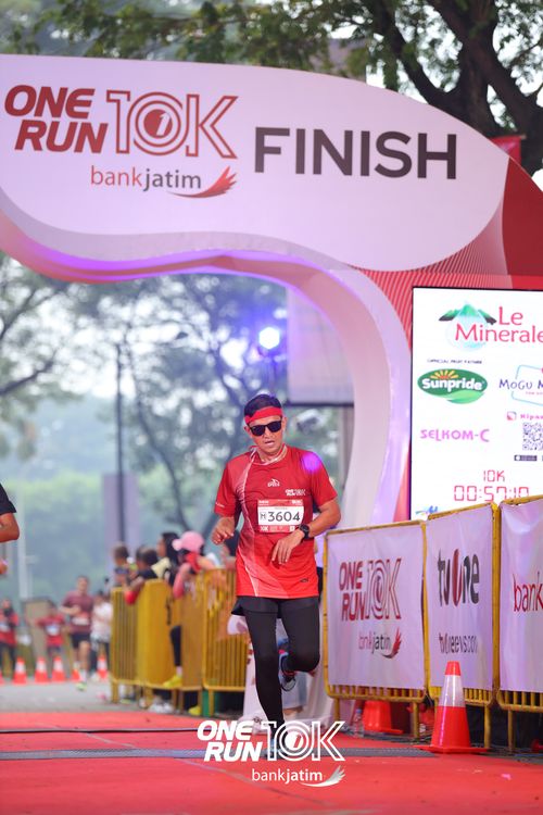 Race photo from ONE RUN 10 K