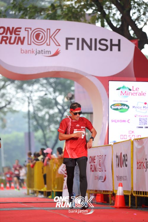 Race photo from ONE RUN 10 K