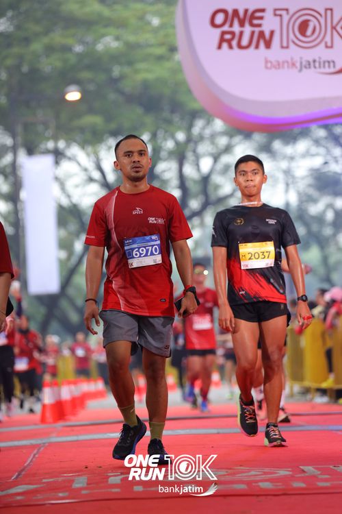 Race photo from ONE RUN 10 K