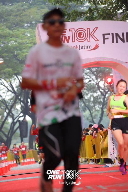Race photo from ONE RUN 10 K