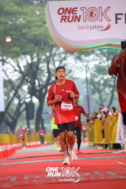 Race photo from ONE RUN 10 K