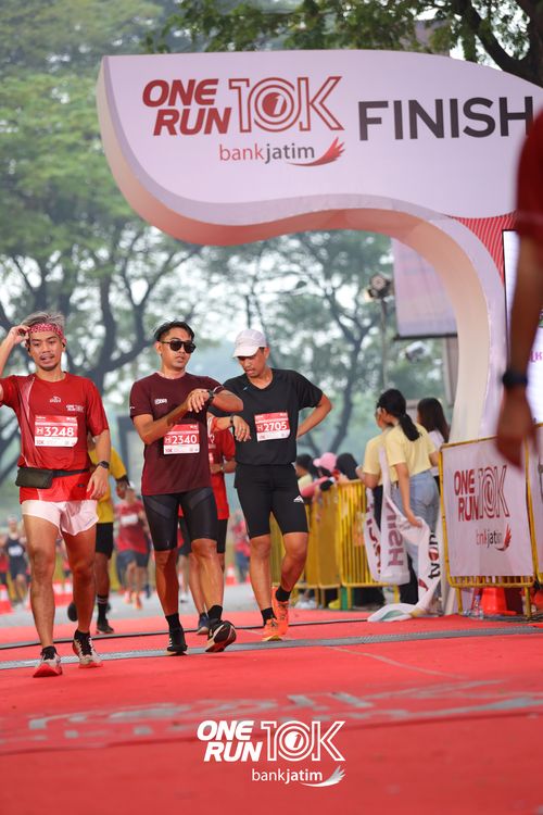 Race photo from ONE RUN 10 K
