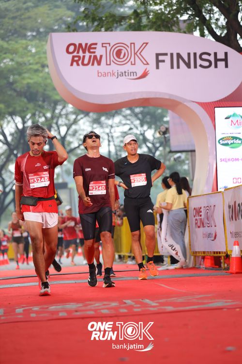 Race photo from ONE RUN 10 K
