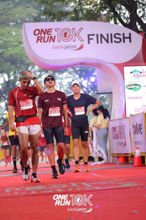 Race photo from ONE RUN 10 K