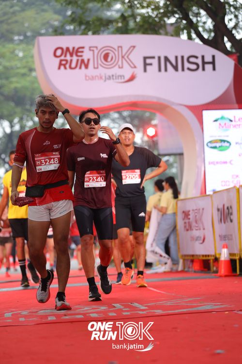 Race photo from ONE RUN 10 K