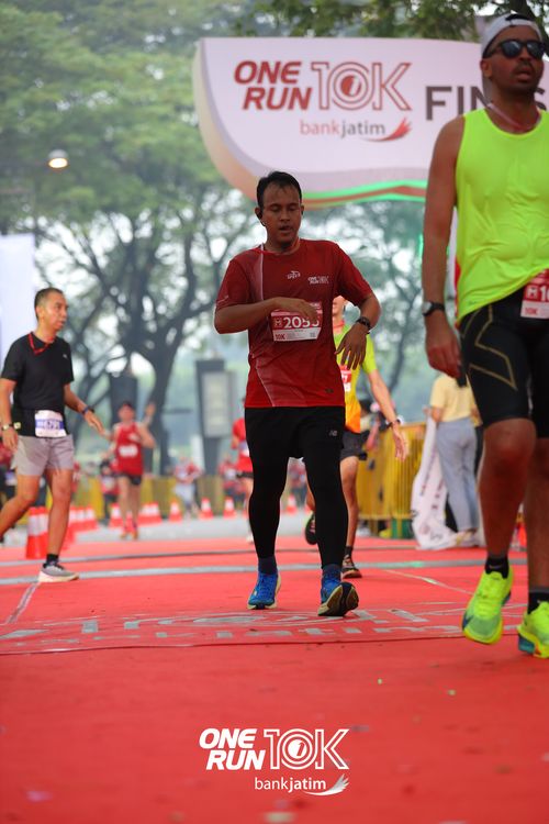 Race photo from ONE RUN 10 K