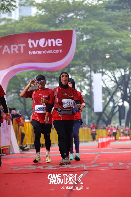 Race photo from ONE RUN 10 K
