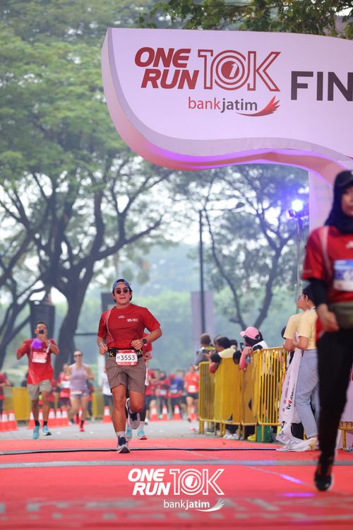 Race photo from ONE RUN 10 K