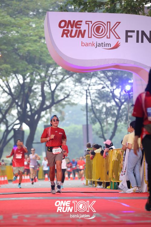 Race photo from ONE RUN 10 K