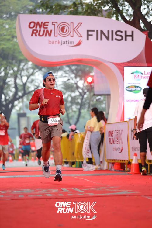Race photo from ONE RUN 10 K