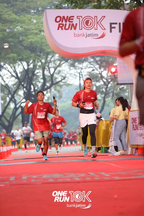 Race photo from ONE RUN 10 K