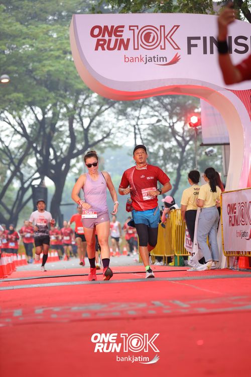 Race photo from ONE RUN 10 K