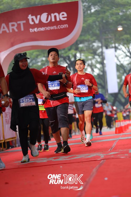 Race photo from ONE RUN 10 K