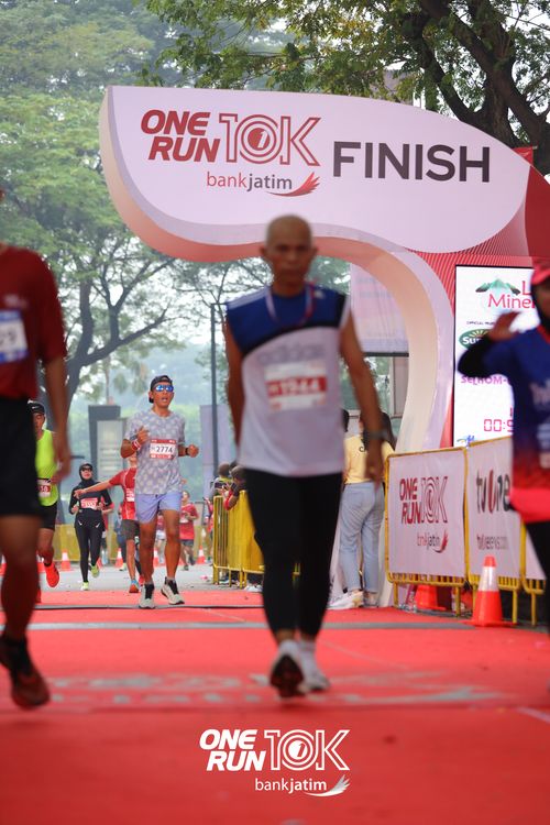 Race photo from ONE RUN 10 K
