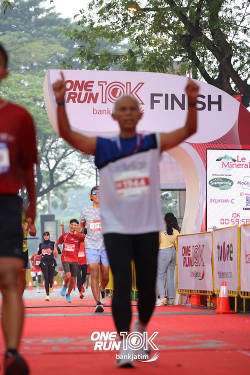 Race photo from ONE RUN 10 K
