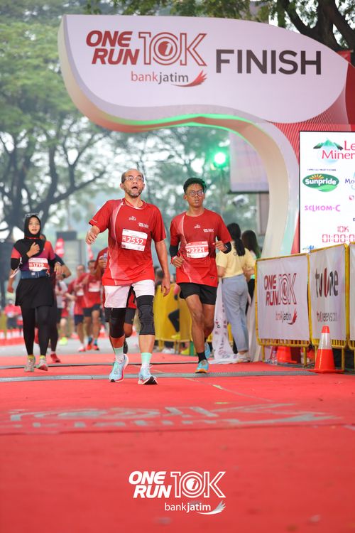 Race photo from ONE RUN 10 K
