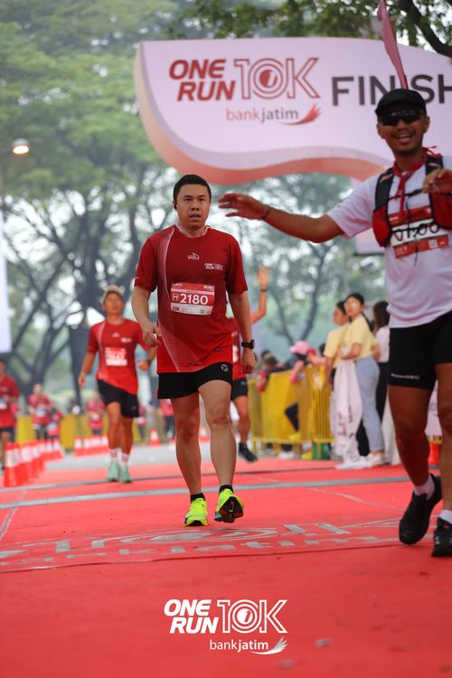 Race photo from ONE RUN 10 K