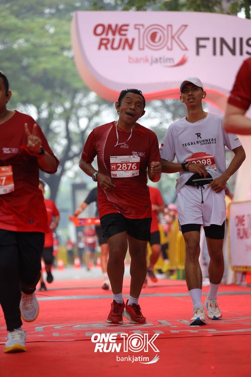 Race photo from ONE RUN 10 K