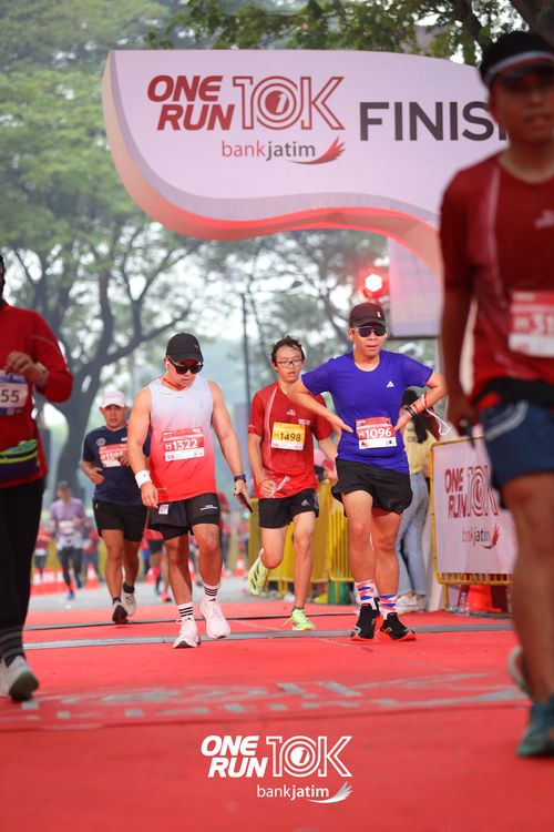 Race photo from ONE RUN 10 K