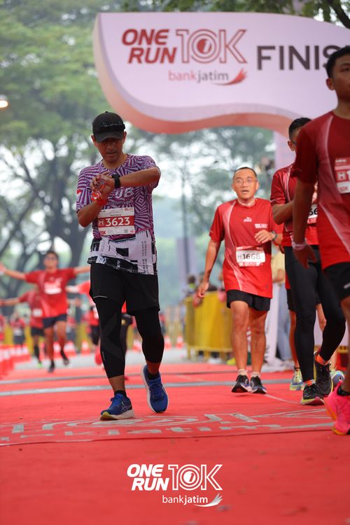 Race photo from ONE RUN 10 K