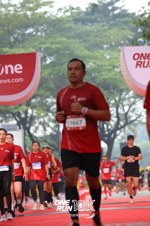 Race photo from ONE RUN 10 K