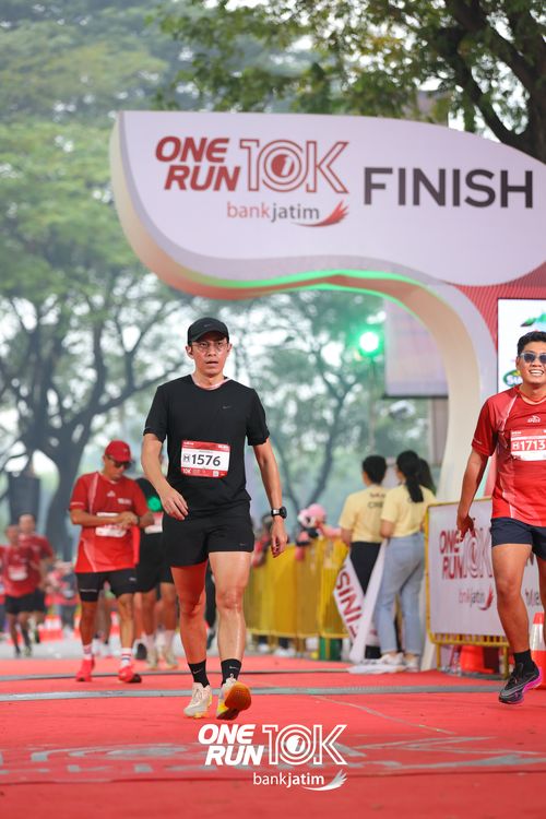 Race photo from ONE RUN 10 K