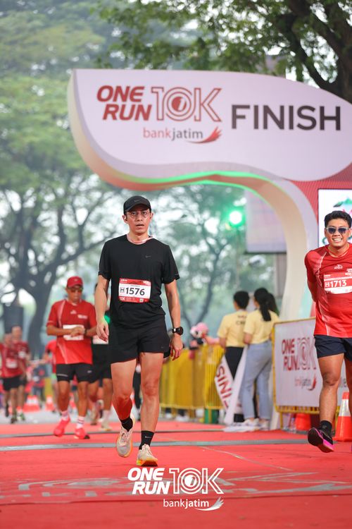 Race photo from ONE RUN 10 K