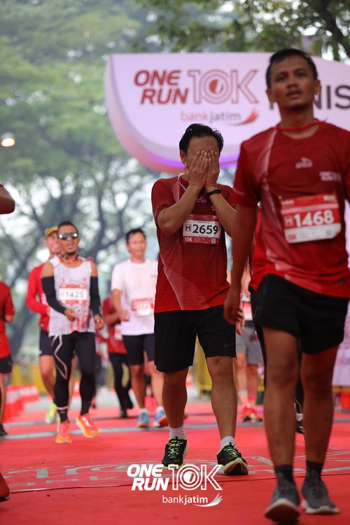 Race photo from ONE RUN 10 K
