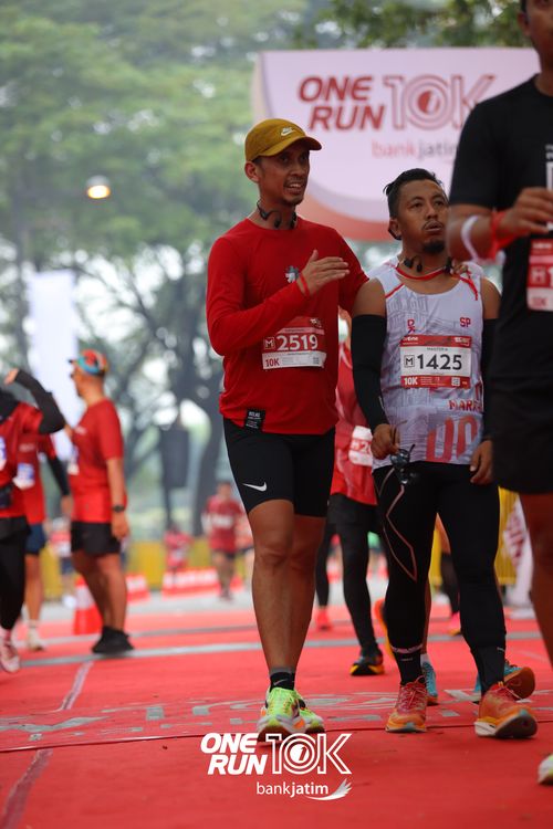 Race photo from ONE RUN 10 K