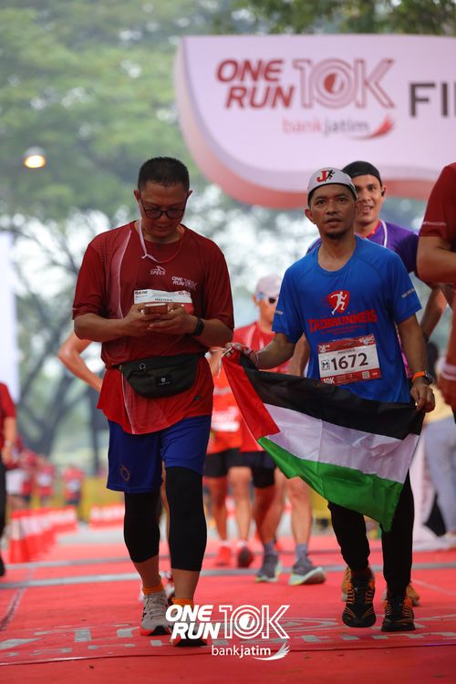 Race photo from ONE RUN 10 K