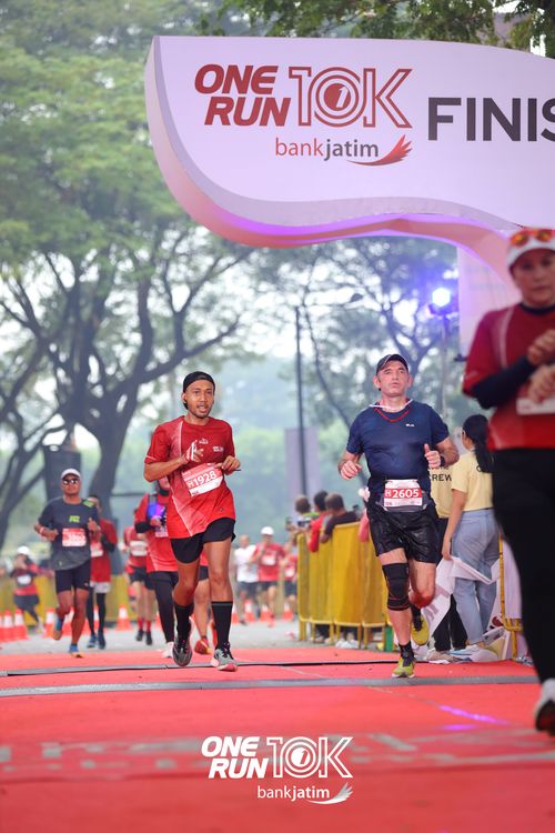 Race photo from ONE RUN 10 K