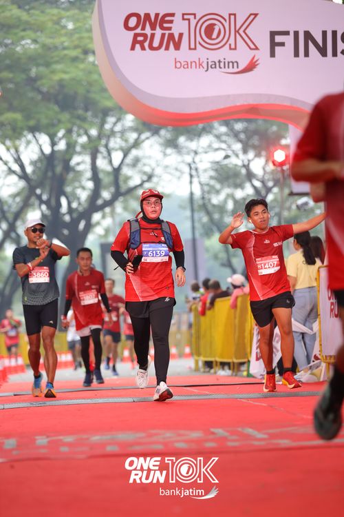 Race photo from ONE RUN 10 K