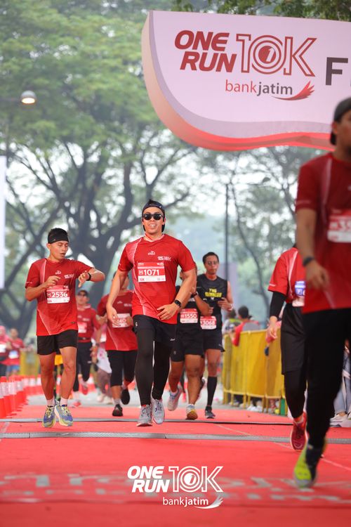 Race photo from ONE RUN 10 K