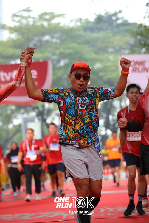 Race photo from ONE RUN 10 K